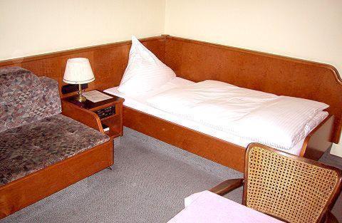 Hotel Goldinger Landstuhl Szoba fotó